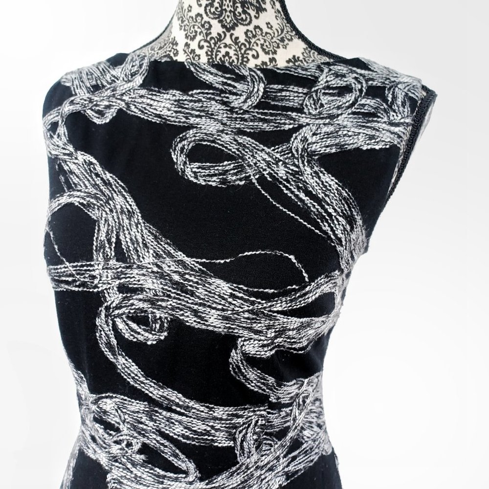 Cache Sleeveless Embroidered Scroll Pattern Stret… - image 4